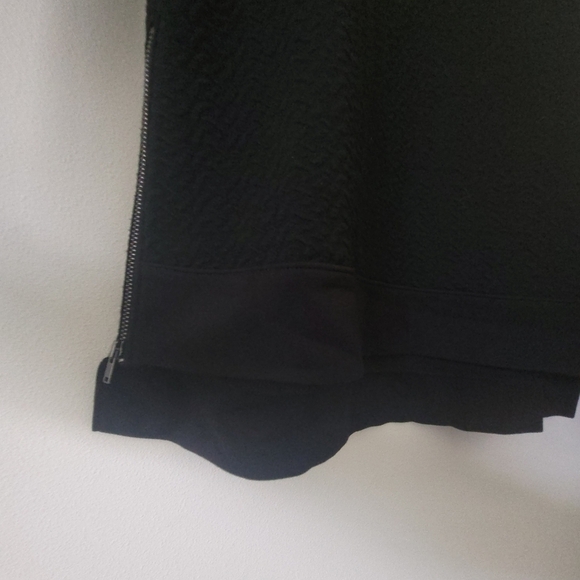 Theory Black Textured V-neck Side Zip Sweater Size Small - Picture 6 of 10